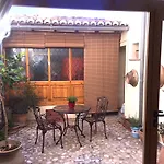 לינה וארוחת בוקר Casa Rosa 3*